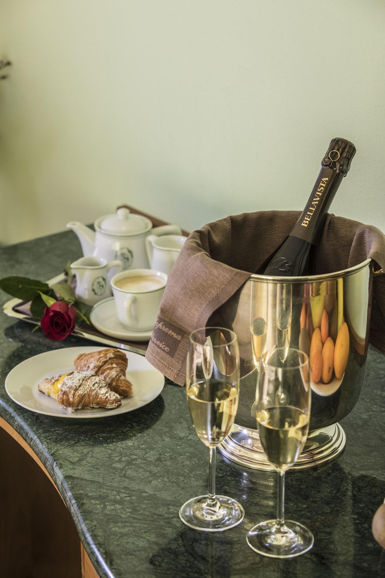 La Fonte Hotel 오메 외부 사진