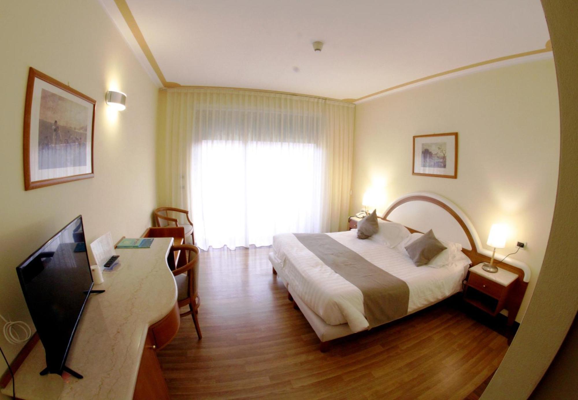 La Fonte Hotel 오메 외부 사진