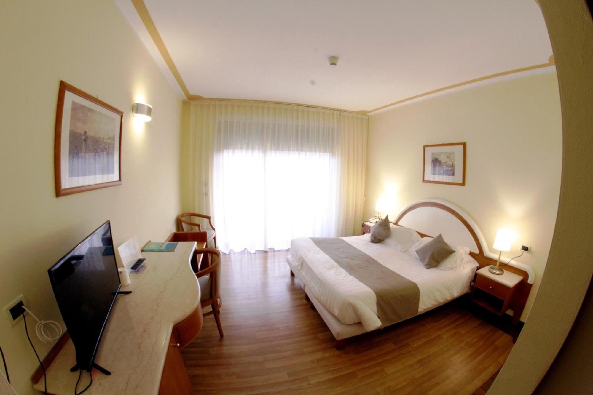 La Fonte Hotel 오메 외부 사진