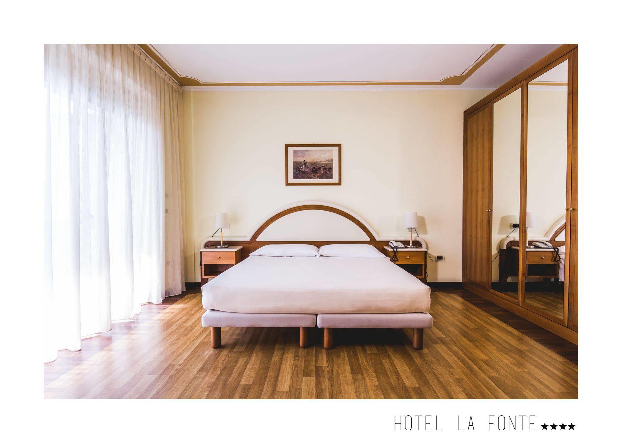 La Fonte Hotel 오메 외부 사진
