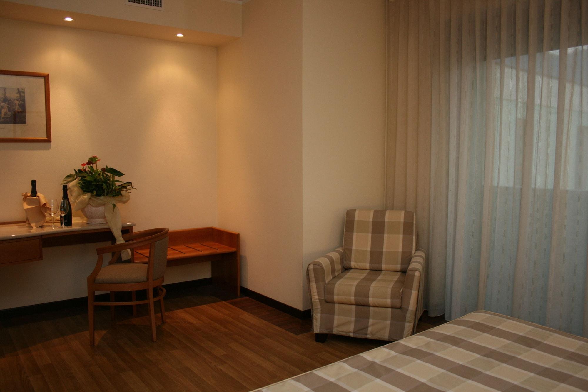 La Fonte Hotel 오메 외부 사진